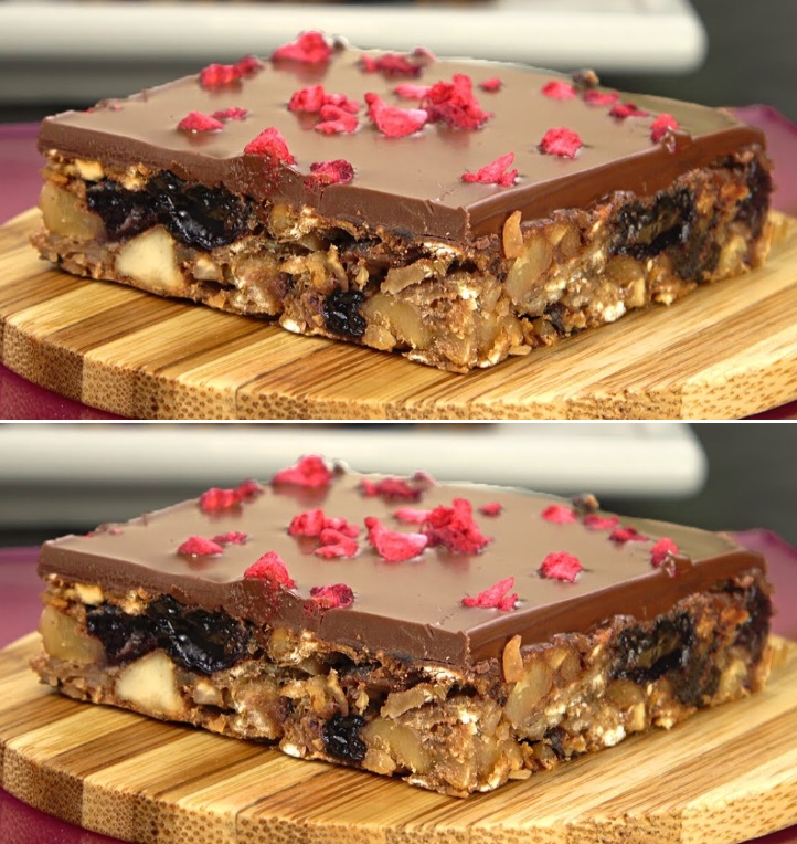 Barrette di avena e frutta con guarnizione al cioccolato