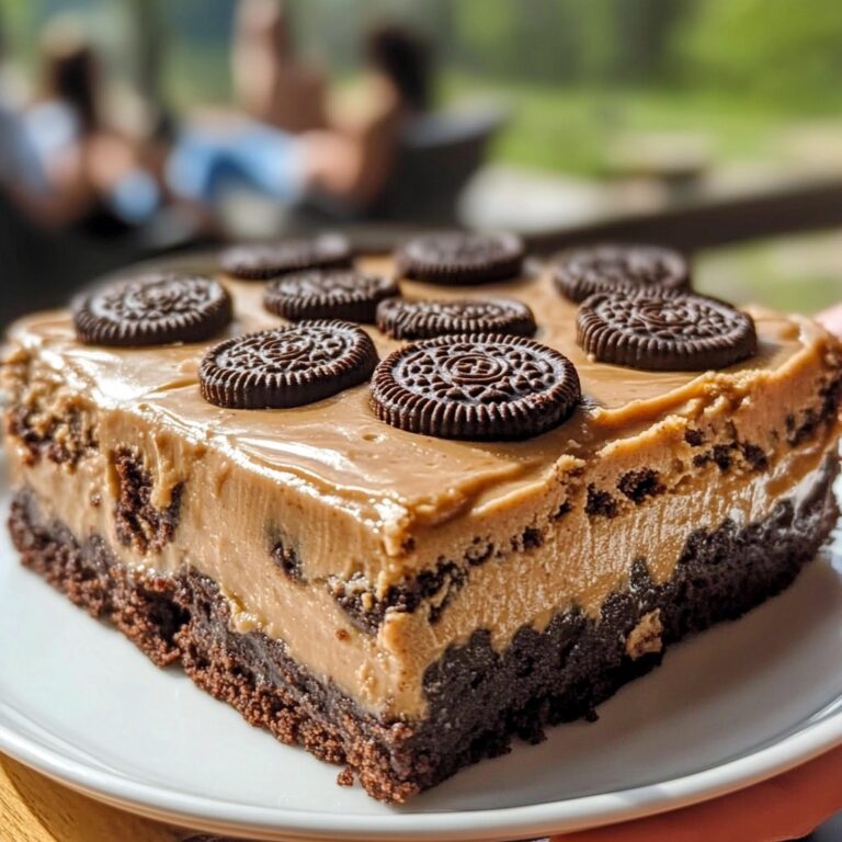 Peanut Butter Oreo Delight: Strati di Brownie e Crema al Burro di Arachidi (Senza Cottura)