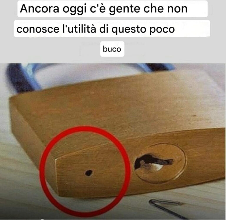 A cosa serve questo piccolo foro sul fondo del lucchetto?