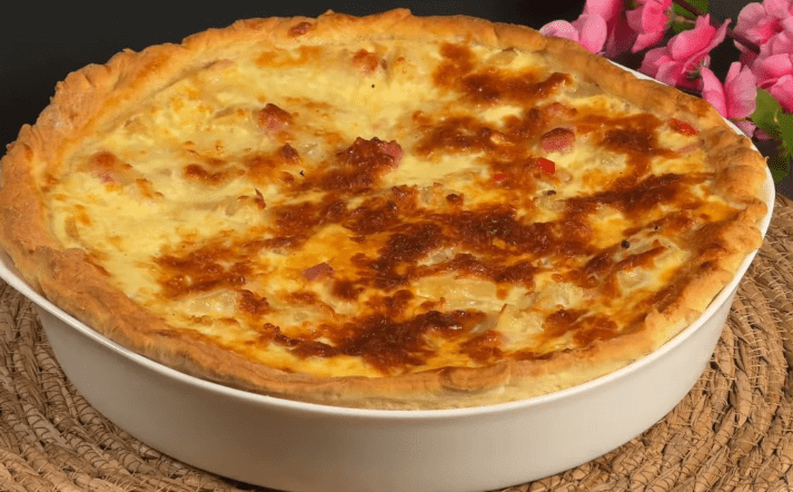 Casseruola di pollo e ananas con mozzarella