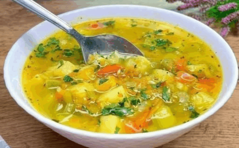 Zuppa di verdure fatta in casa: calda, confortante e facilissima