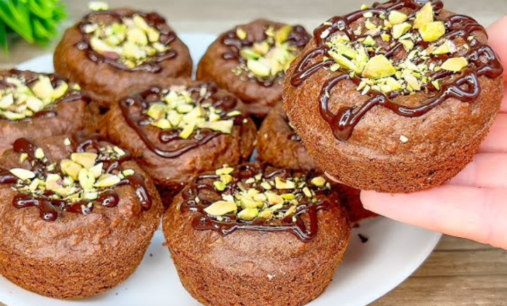 Pancake di avena, cioccolato e banana